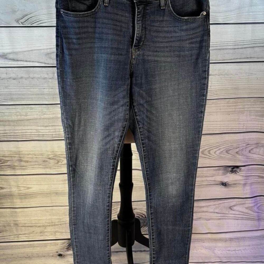 Women's Levi Jeans Sz 32 Inseam 30" Style 311 Shaping Skinny Blue